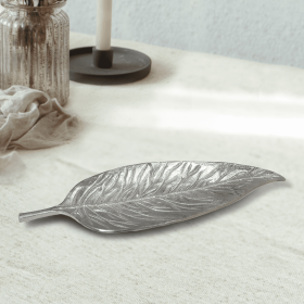 Handmade Decorative Silver Color Coated Aluminium Tray (Color: Silver, size: 10.23 x 3.54 x 0.46cm)